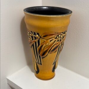 Roseville Laurel 1934 Vintage Arts & Crafts Pottery Ceramic Vase 6 3/4" tall